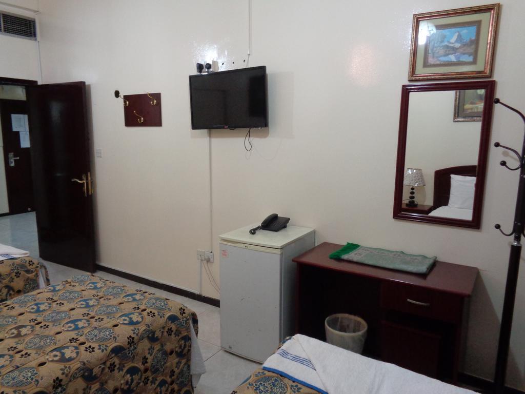 Deira Palace Hotel Dubái Habitación foto