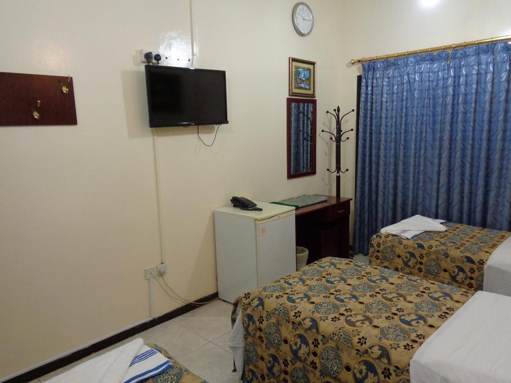 Deira Palace Hotel Dubái Habitación foto