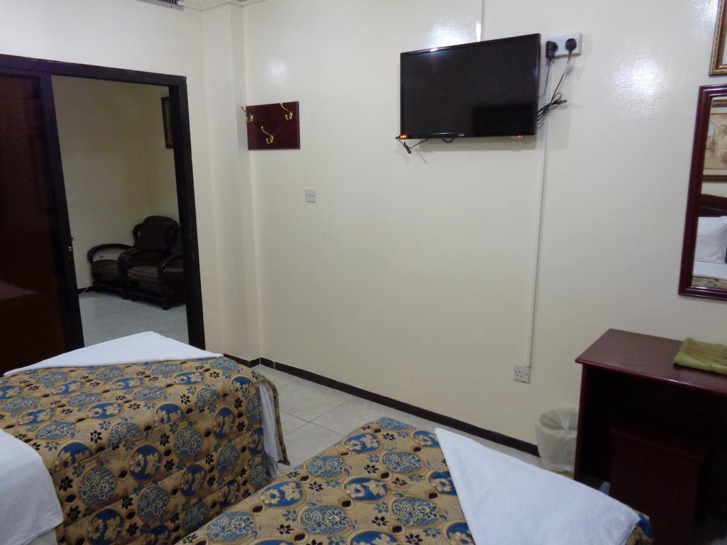 Deira Palace Hotel Dubái Habitación foto