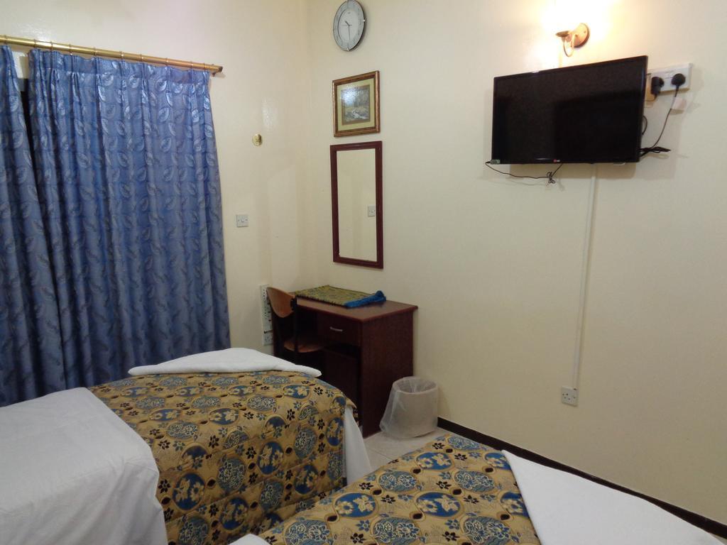 Deira Palace Hotel Dubái Habitación foto